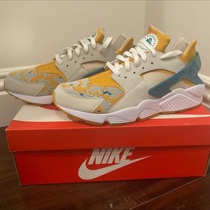 Brand new men’s Nike Air Hurrache Run